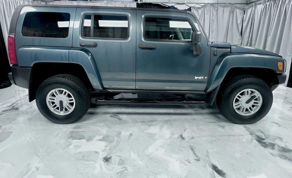 used 2006 Hummer H3 car, priced at $16,995
