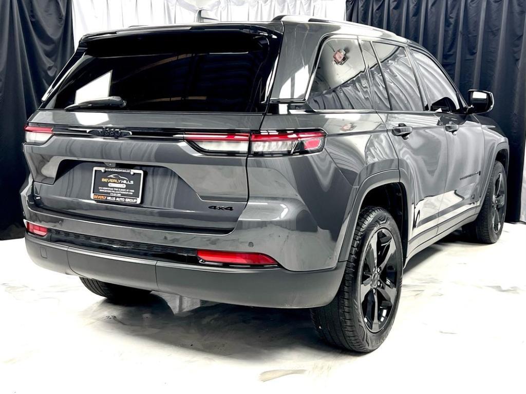 used 2022 Jeep Grand Cherokee car, priced at $31,950