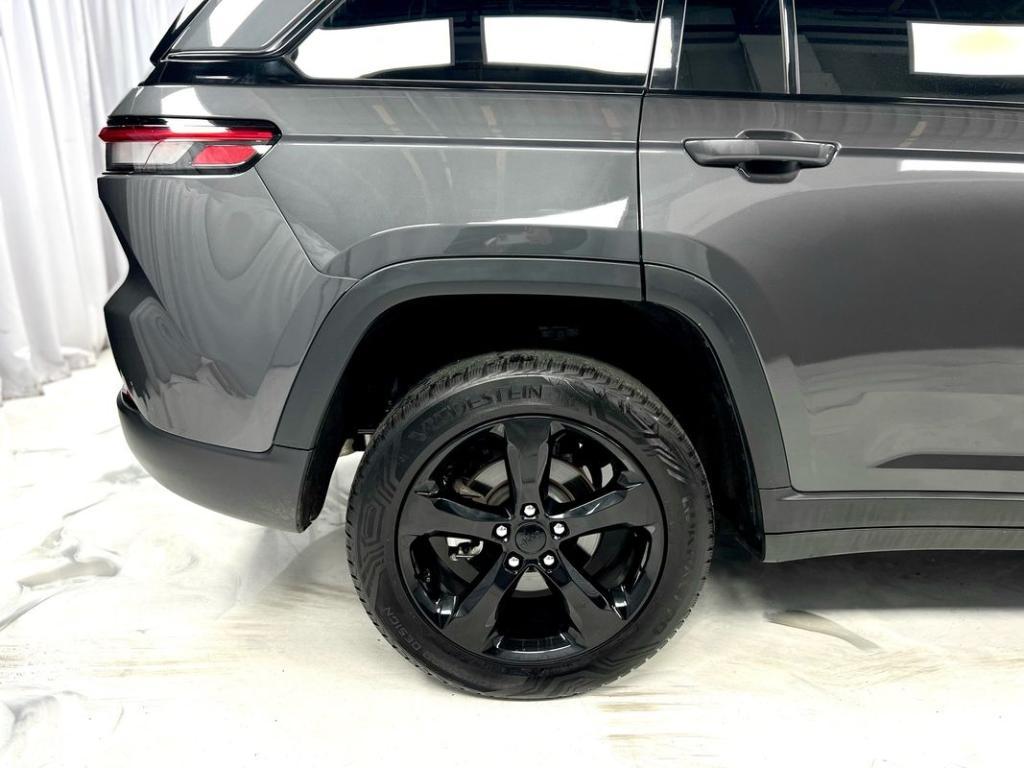 used 2022 Jeep Grand Cherokee car, priced at $31,950
