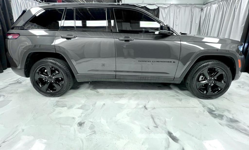 used 2022 Jeep Grand Cherokee car, priced at $31,950