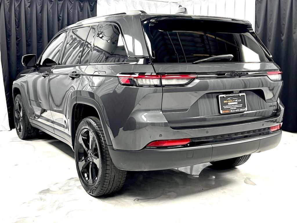 used 2022 Jeep Grand Cherokee car, priced at $31,950