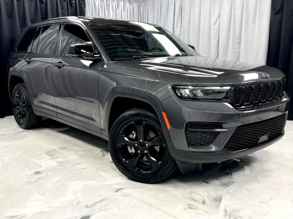 used 2022 Jeep Grand Cherokee car, priced at $31,950