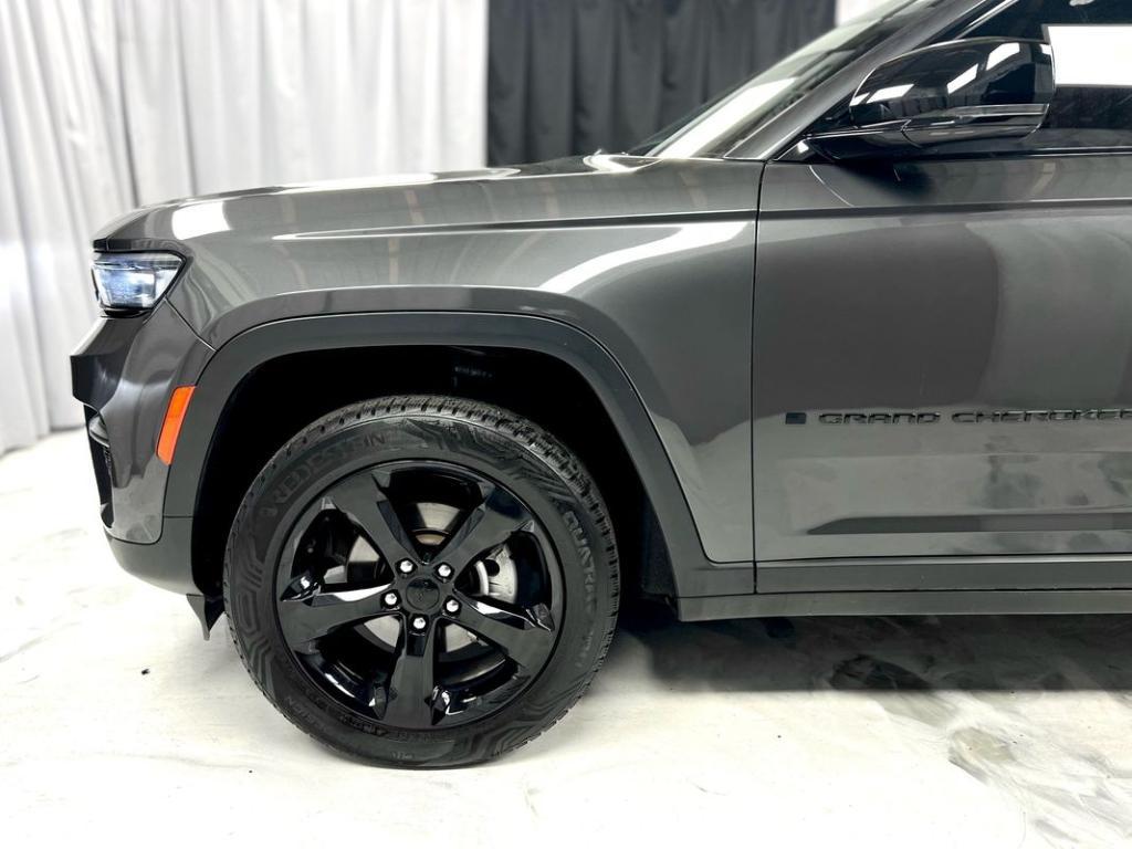 used 2022 Jeep Grand Cherokee car, priced at $31,950