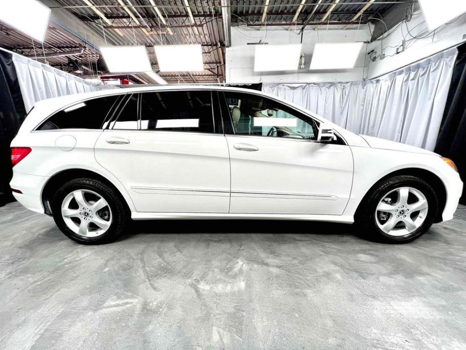 used 2011 Mercedes-Benz R-Class car, priced at $18,950