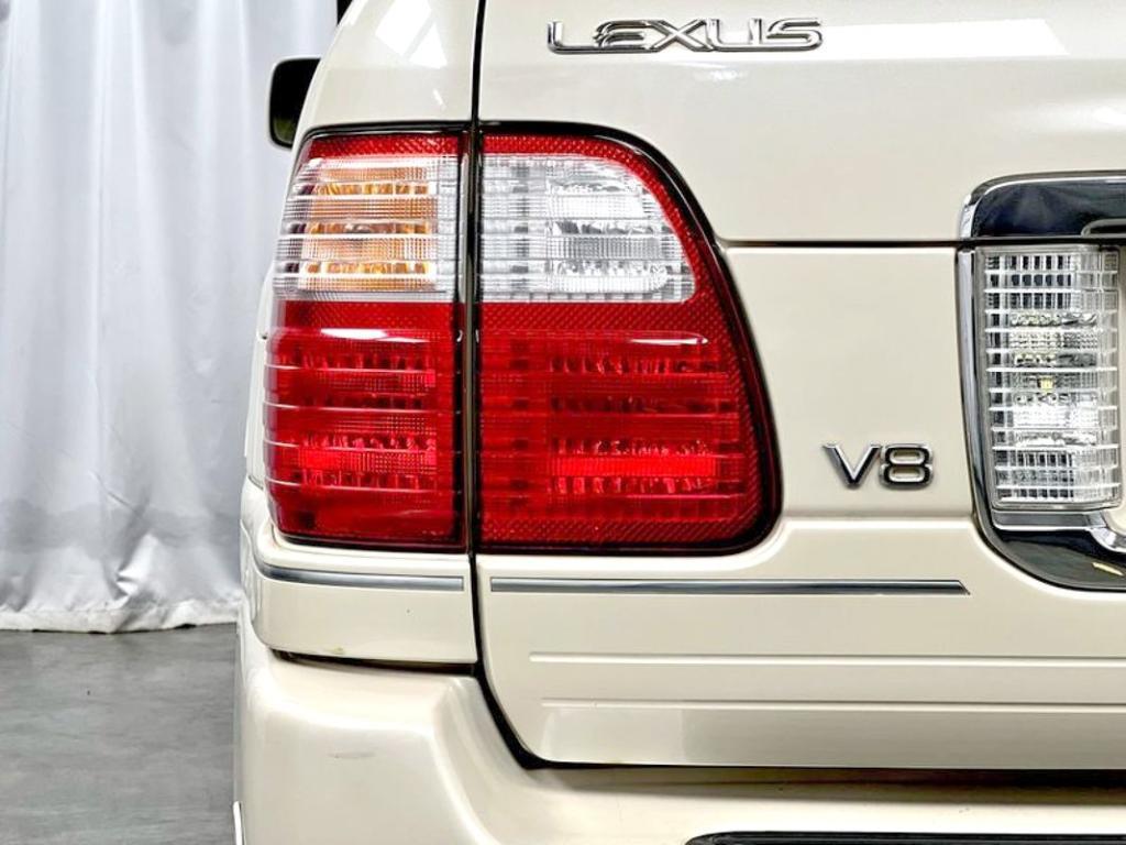 used 2005 Lexus LX 470 car, priced at $24,950
