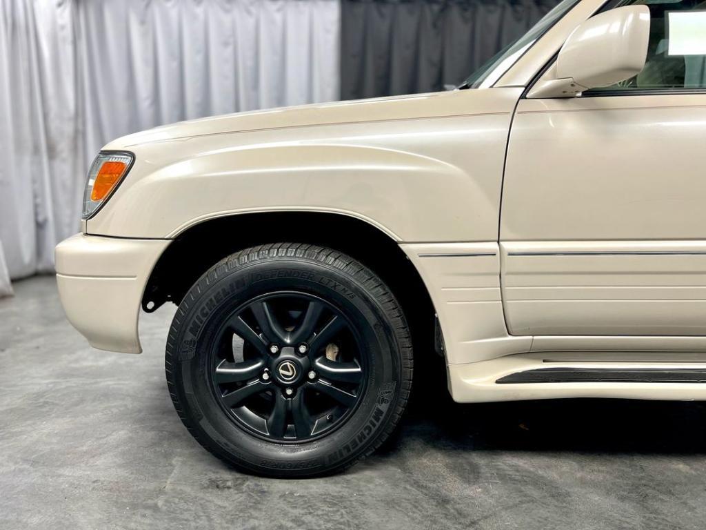 used 2005 Lexus LX 470 car, priced at $24,950