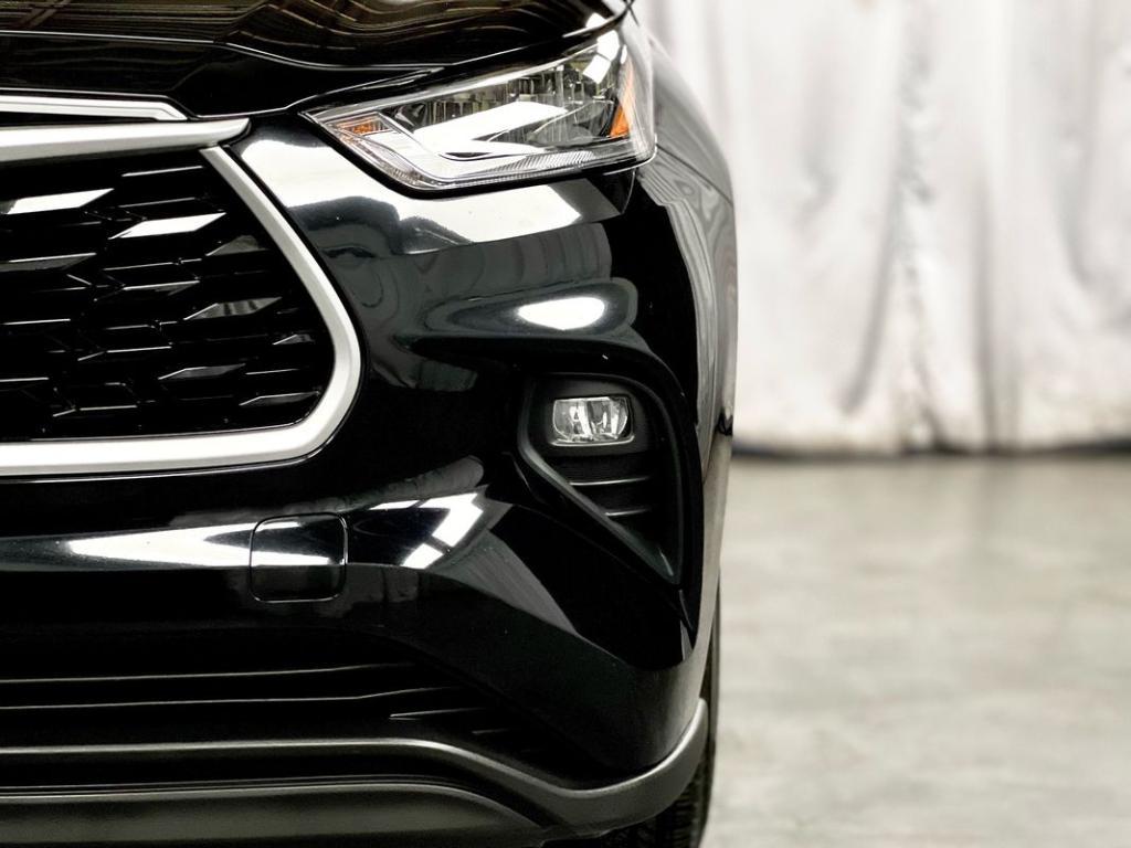 used 2020 Toyota Highlander car, priced at $32,950