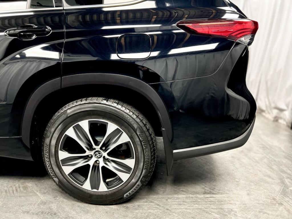 used 2020 Toyota Highlander car, priced at $32,950