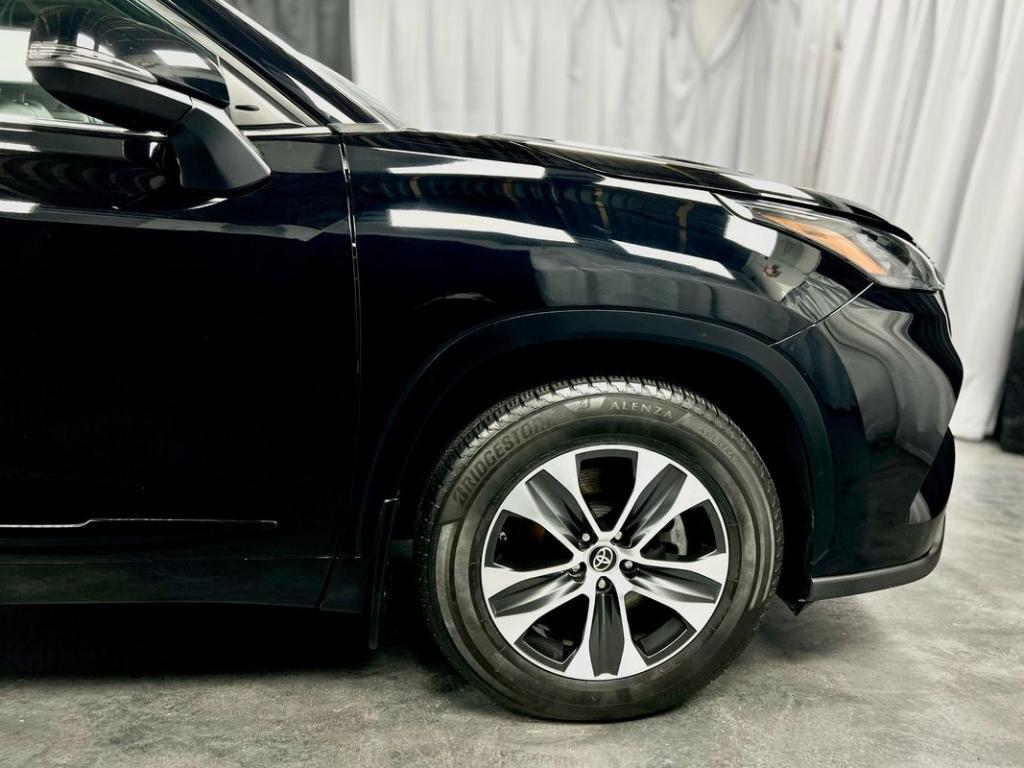 used 2020 Toyota Highlander car, priced at $32,950