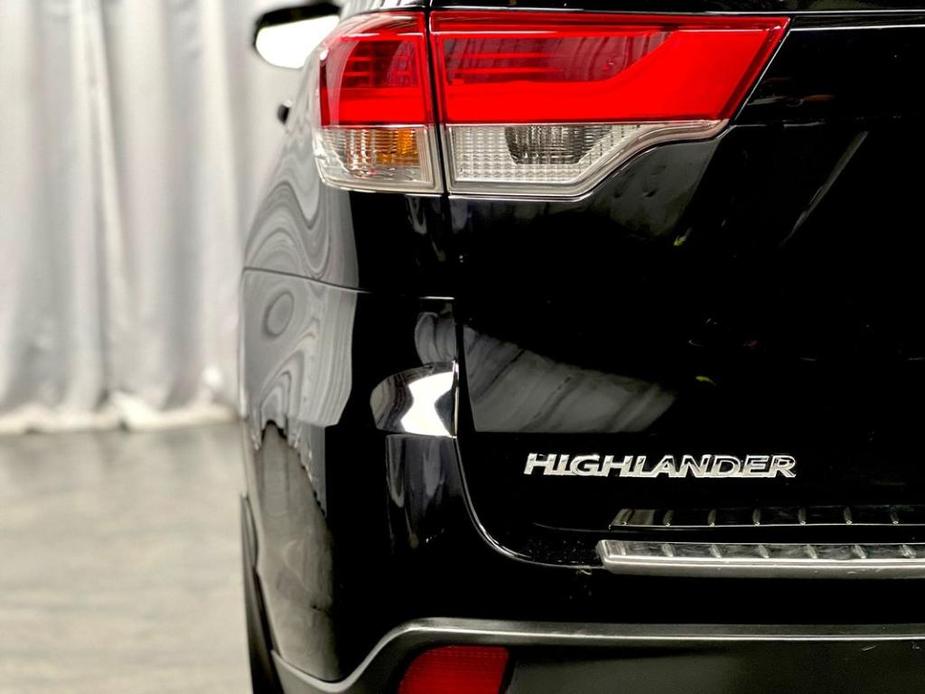 used 2017 Toyota Highlander car, priced at $27,950