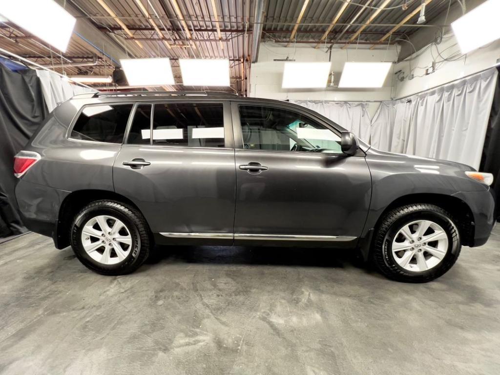 used 2011 Toyota Highlander car, priced at $18,950