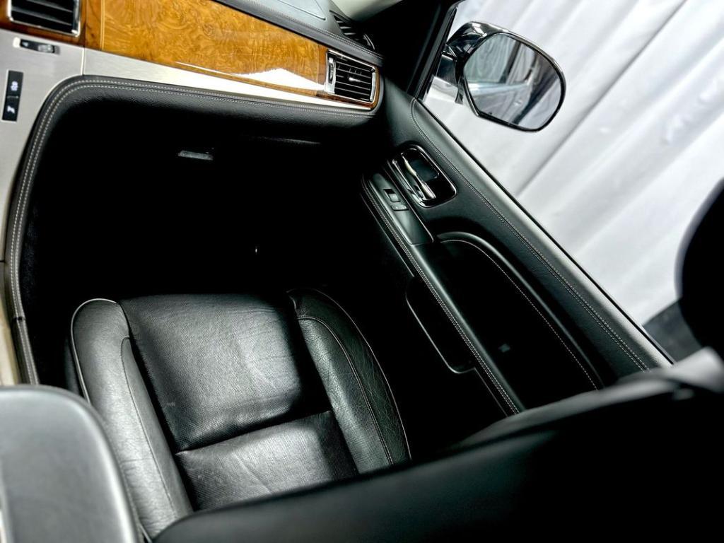 used 2014 Cadillac Escalade ESV car, priced at $27,950