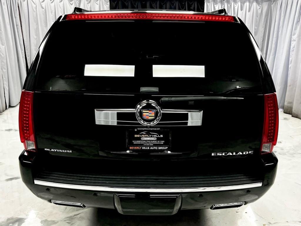 used 2014 Cadillac Escalade ESV car, priced at $27,950