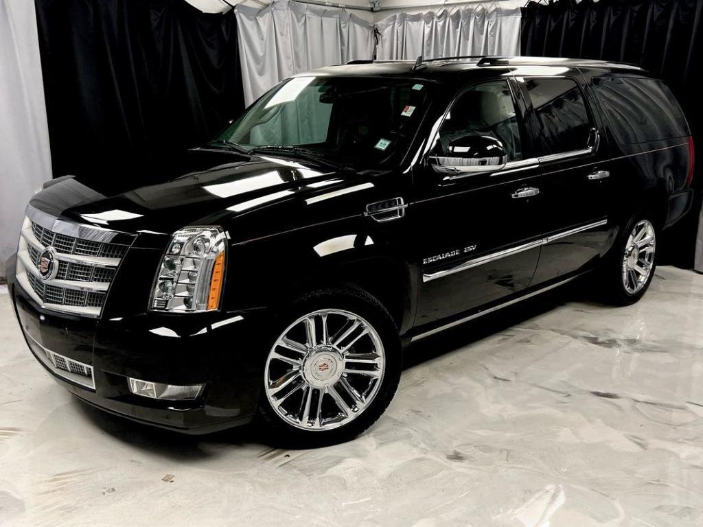 used 2014 Cadillac Escalade ESV car, priced at $27,950