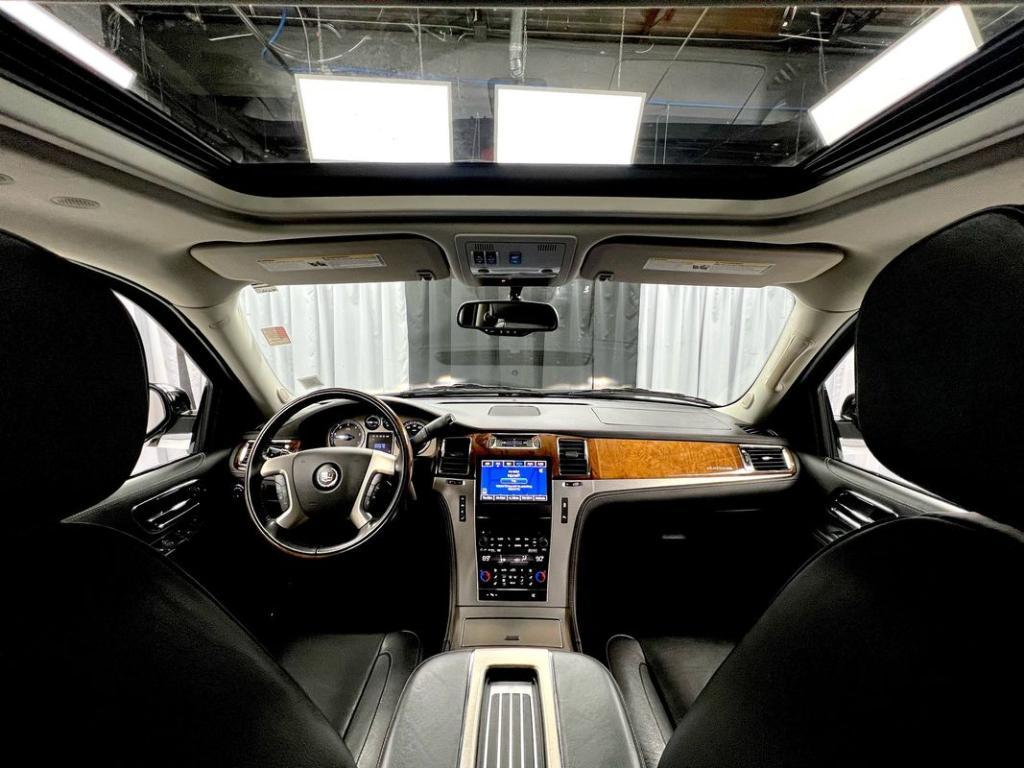 used 2014 Cadillac Escalade ESV car, priced at $27,950