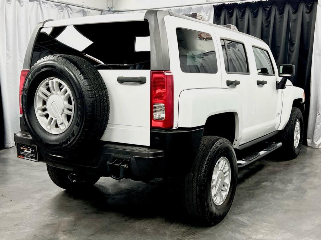 used 2009 Hummer H3 car, priced at $19,950