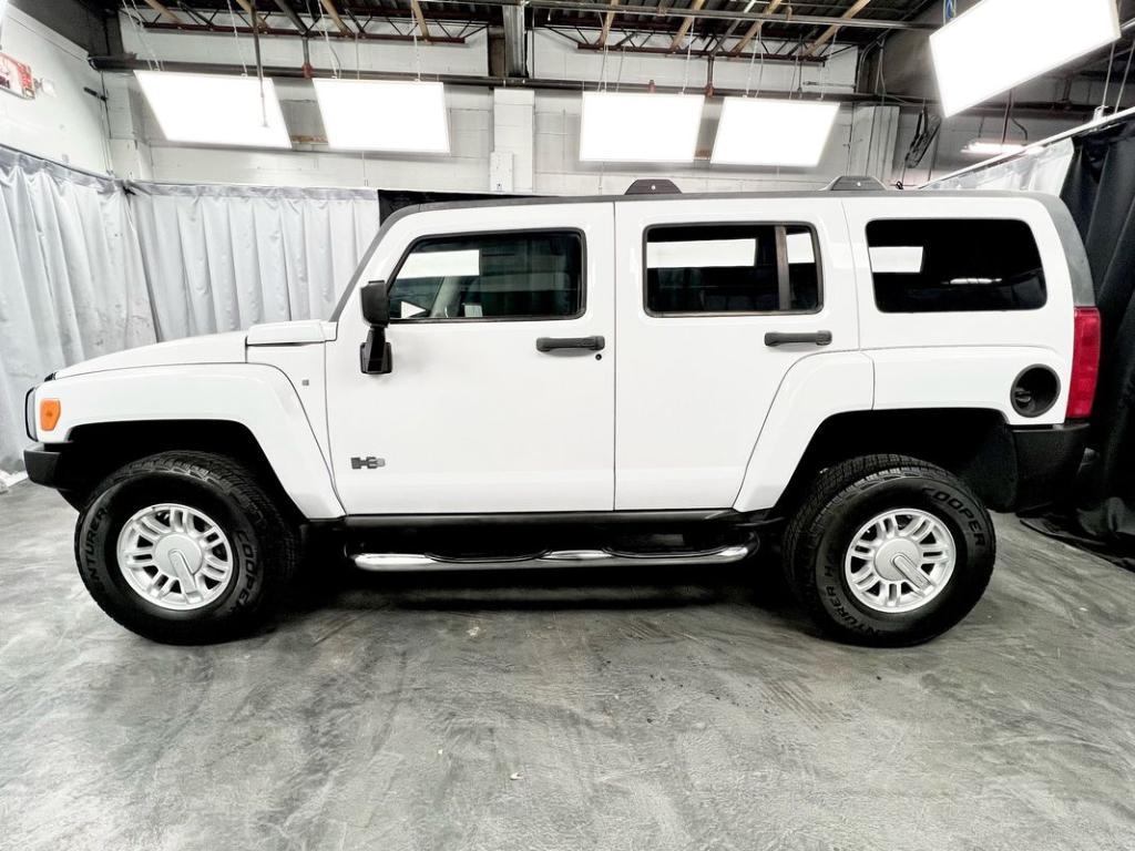 used 2009 Hummer H3 car, priced at $19,950