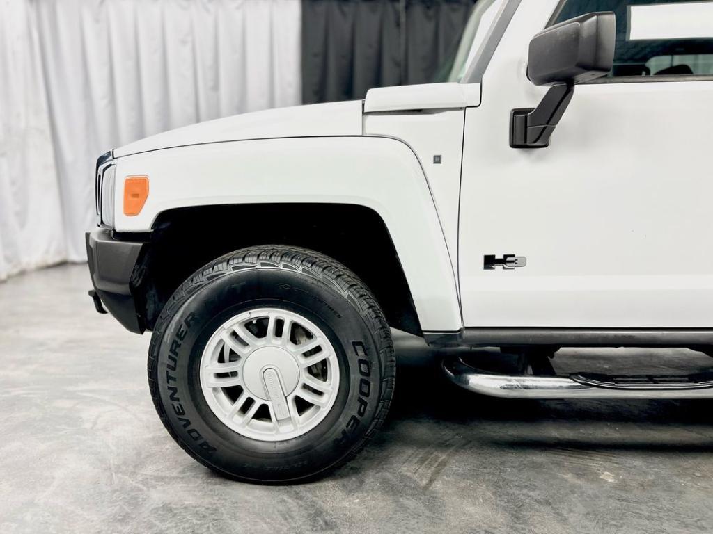 used 2009 Hummer H3 car, priced at $19,950