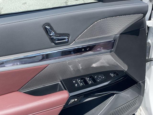 used 2025 BMW 760 car, priced at $124,295