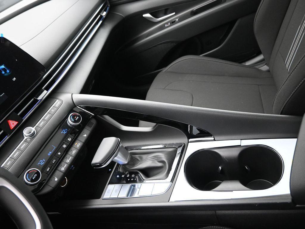 new 2025 Hyundai Elantra car, priced at $25,435