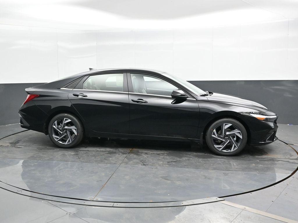 new 2025 Hyundai Elantra car, priced at $26,385