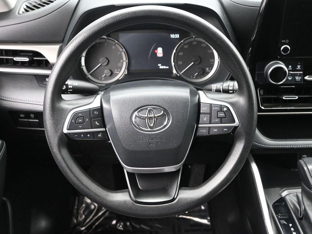 used 2023 Toyota Highlander car, priced at $35,210