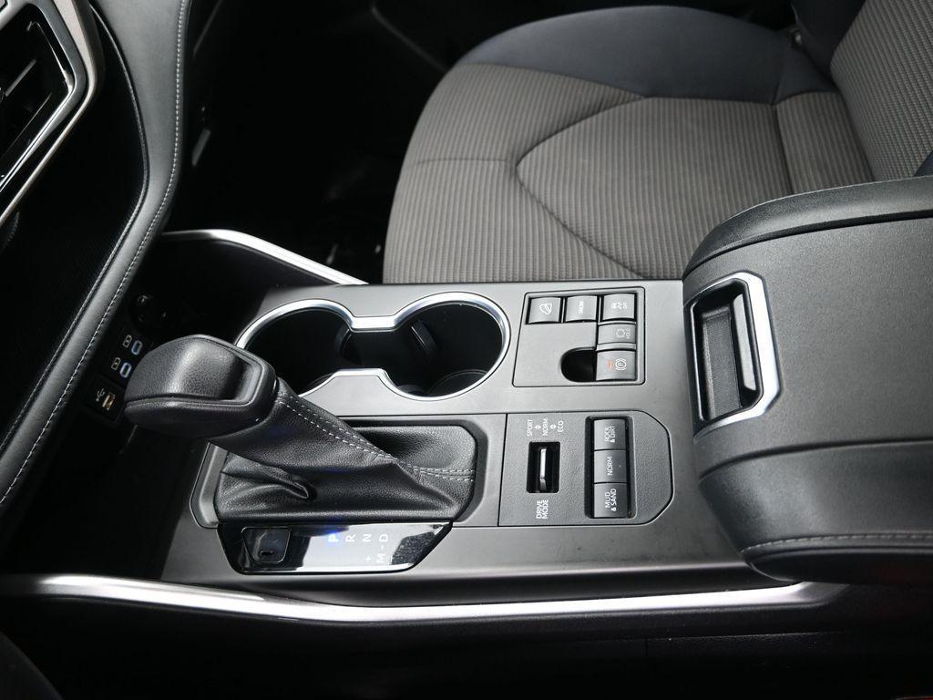 used 2023 Toyota Highlander car, priced at $35,210