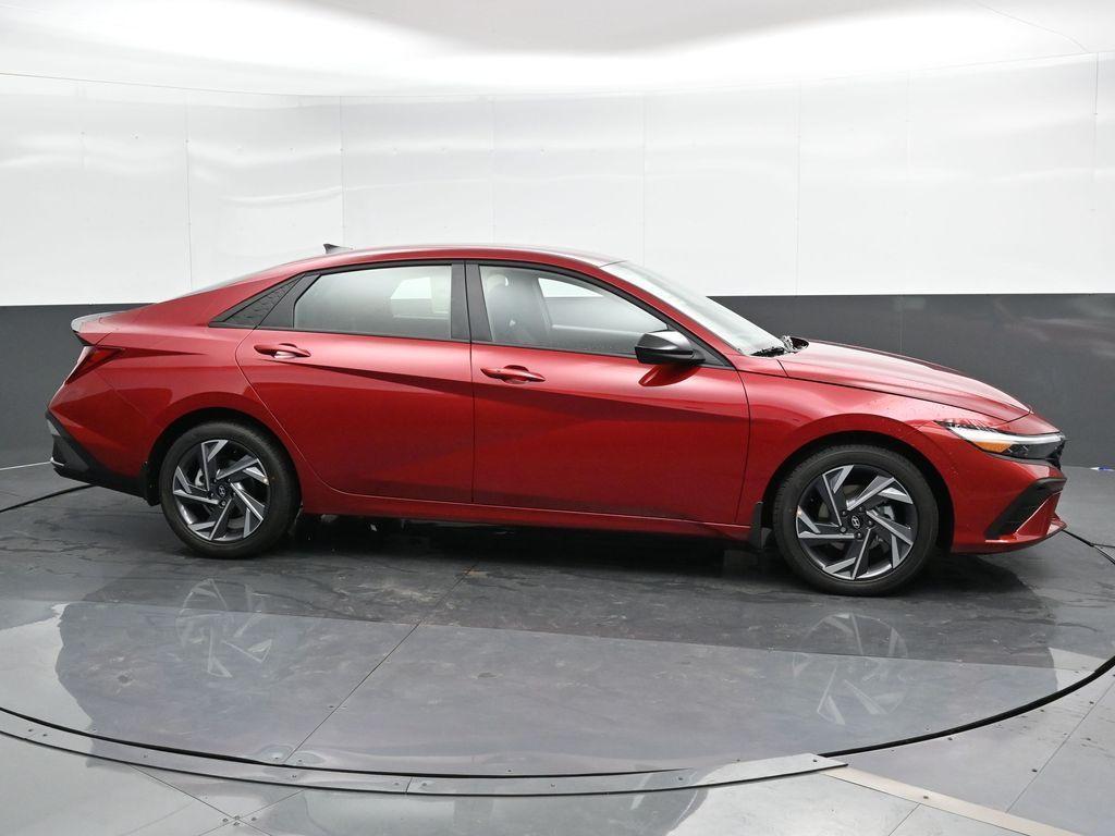 used 2025 Hyundai Elantra car