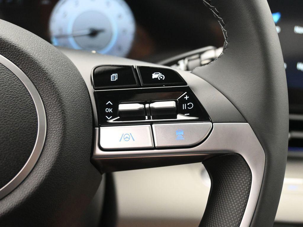 new 2025 Hyundai Elantra car, priced at $27,613
