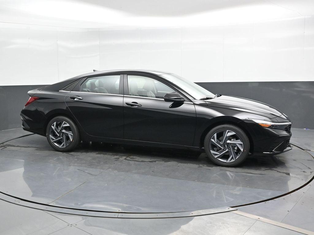 new 2025 Hyundai Elantra car, priced at $26,115