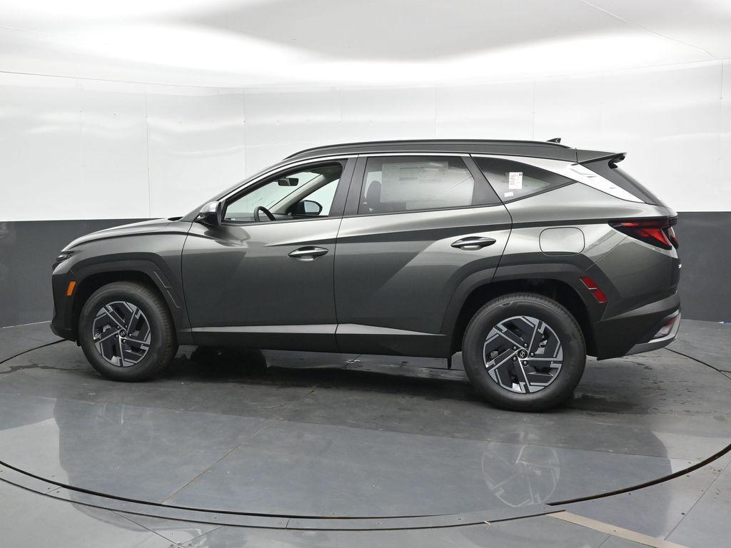 new 2025 Hyundai TUCSON Hybrid car, priced at $30,850