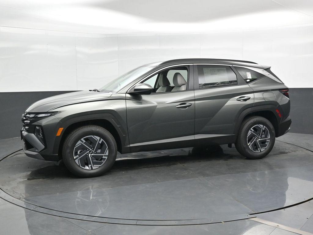 new 2025 Hyundai TUCSON Hybrid car, priced at $30,850