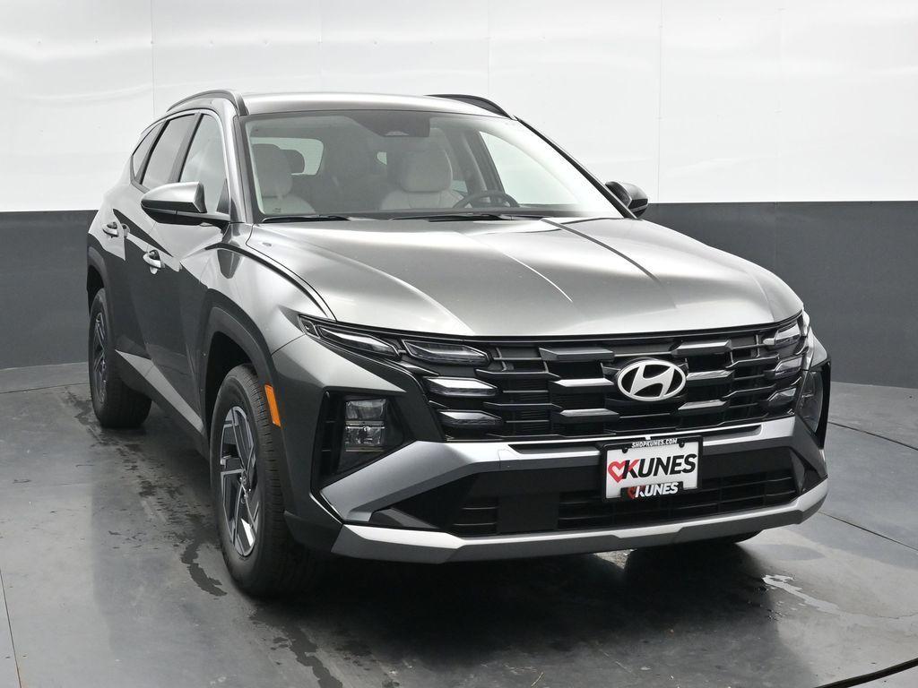 new 2025 Hyundai TUCSON Hybrid car, priced at $30,850