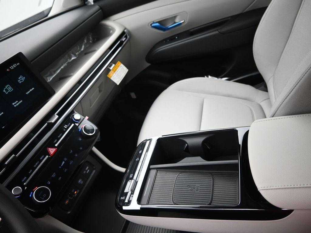 new 2025 Hyundai TUCSON Hybrid car, priced at $30,850