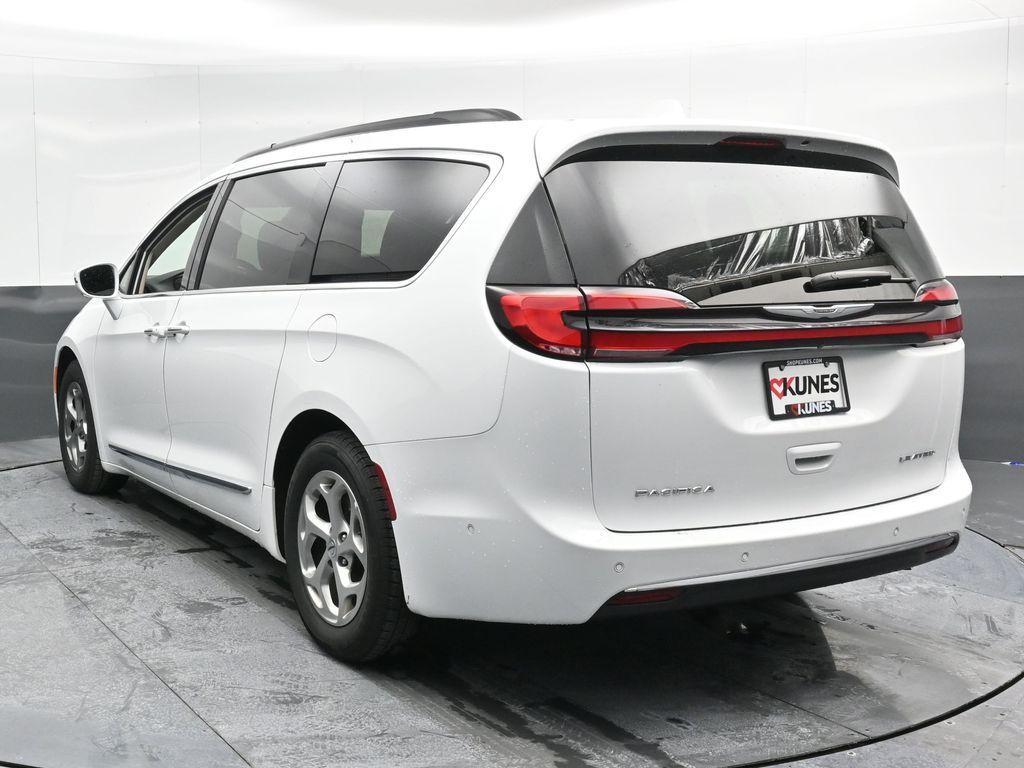 used 2022 Chrysler Pacifica car, priced at $24,977