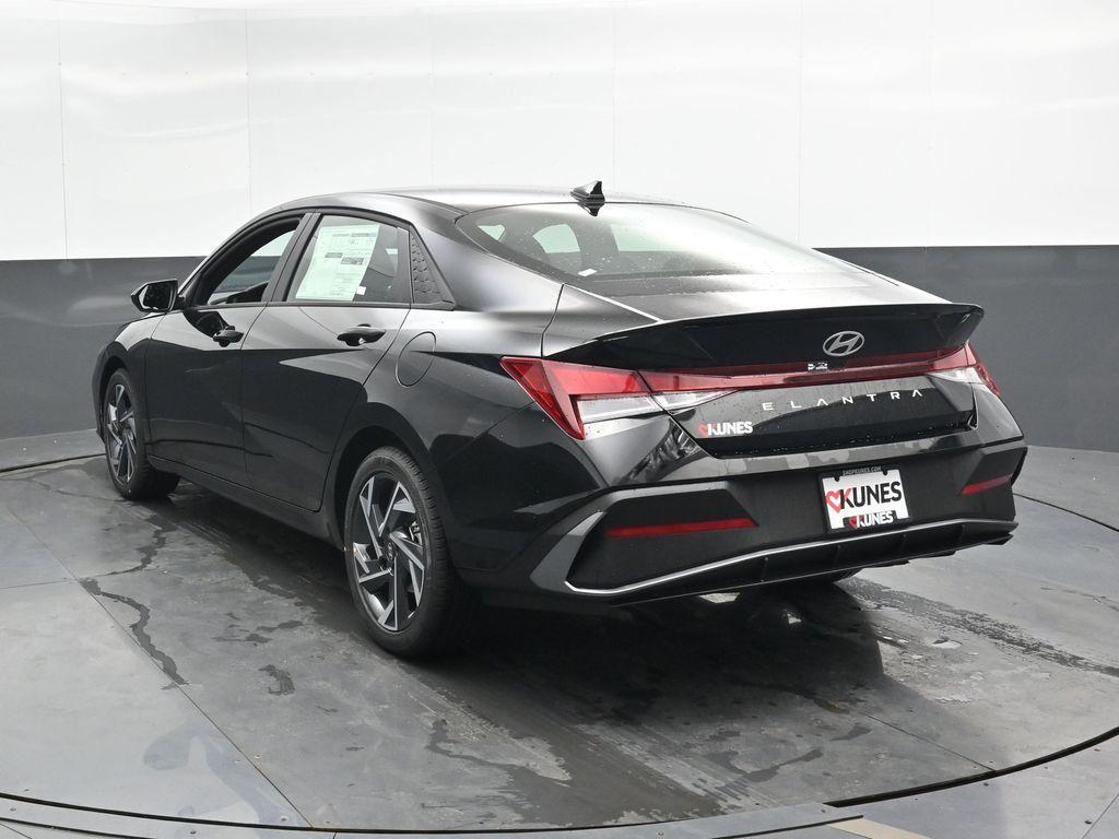 new 2025 Hyundai Elantra car, priced at $23,663