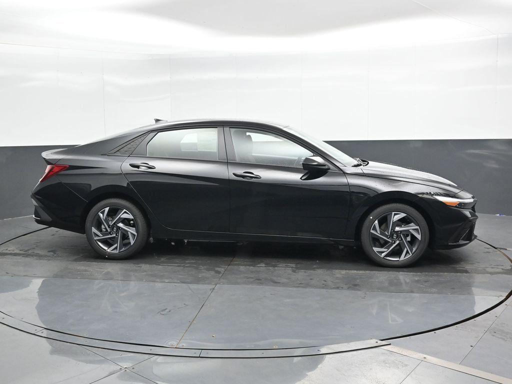 new 2025 Hyundai Elantra car, priced at $23,663