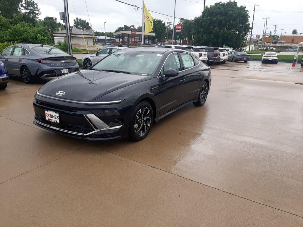 new 2025 Hyundai Sonata car, priced at $29,110