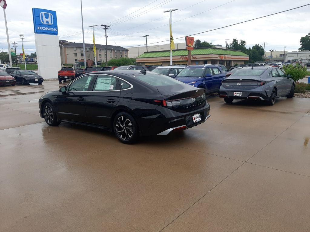 new 2025 Hyundai Sonata car, priced at $29,110