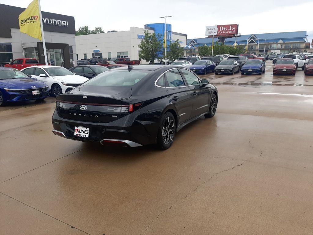 new 2025 Hyundai Sonata car, priced at $29,110