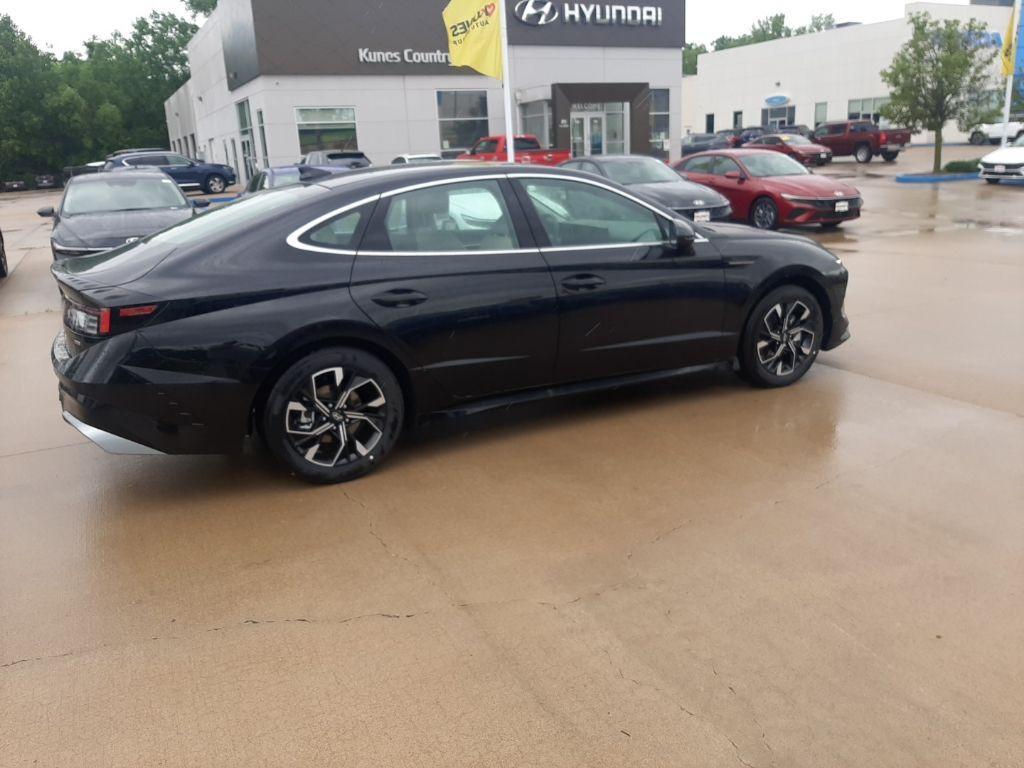 new 2025 Hyundai Sonata car, priced at $29,110