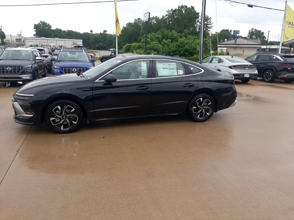 new 2025 Hyundai Sonata car, priced at $29,110