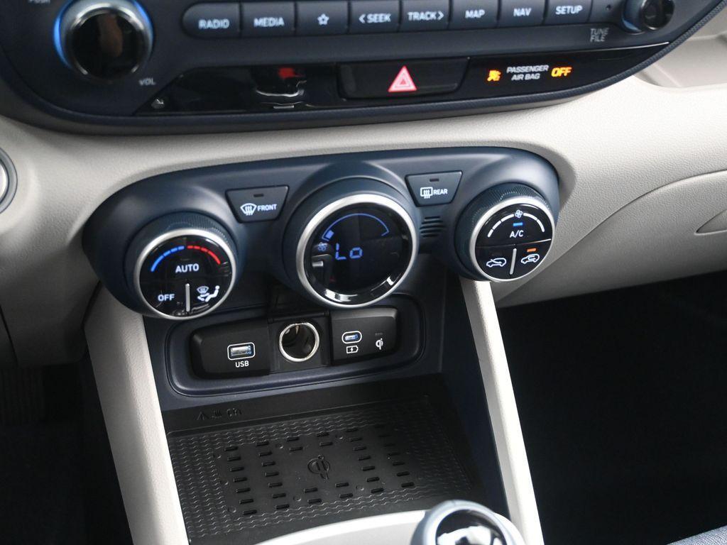 new 2025 Hyundai Venue car, priced at $24,116