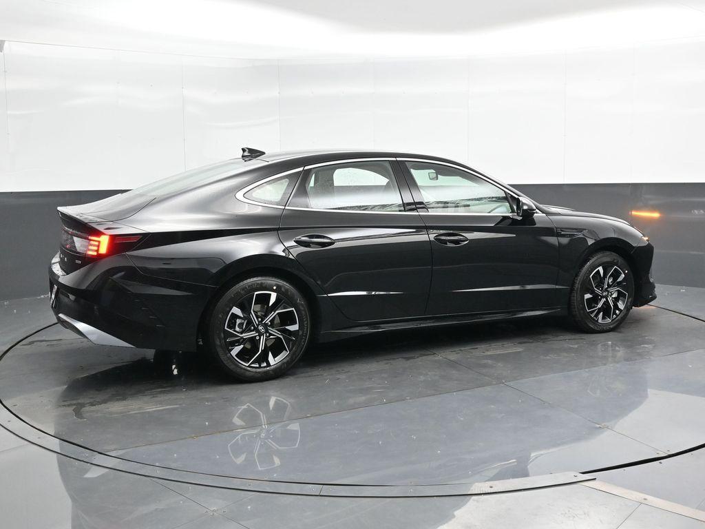 new 2025 Hyundai Sonata car, priced at $29,165