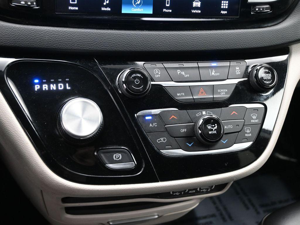used 2023 Chrysler Pacifica car, priced at $23,997