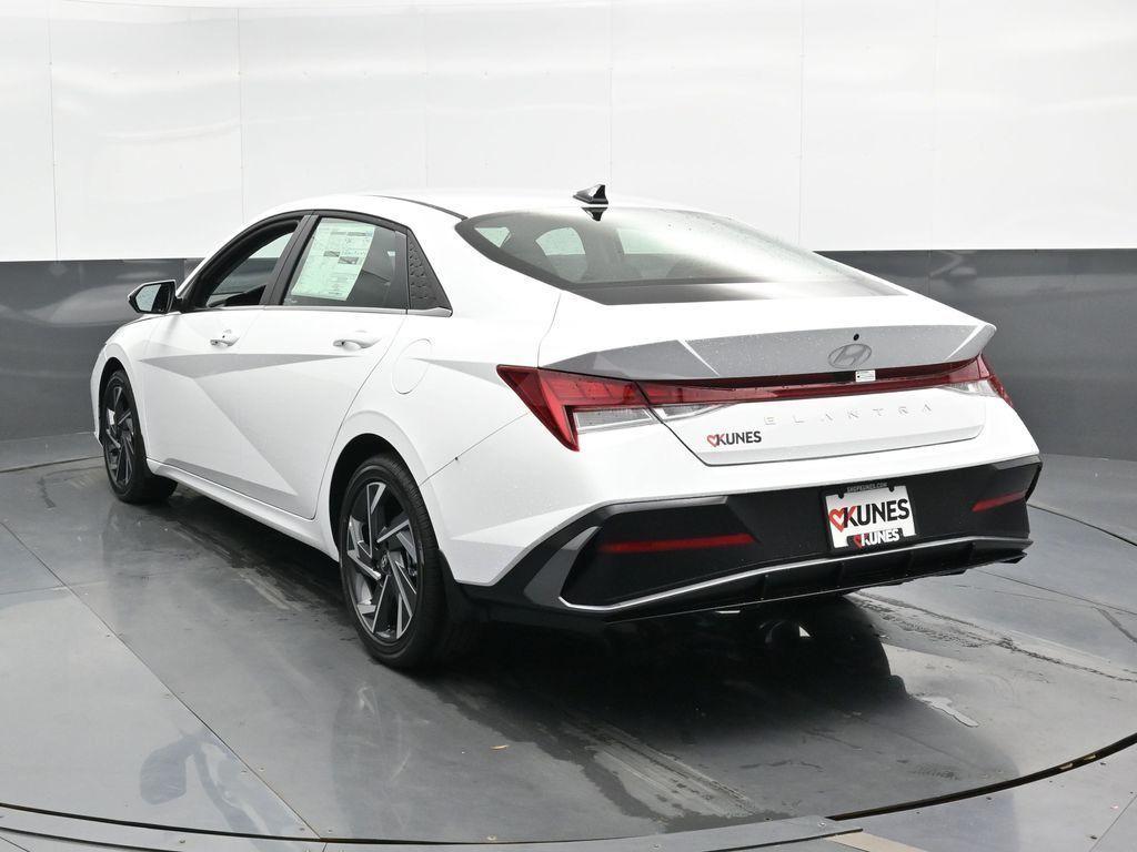 new 2025 Hyundai Elantra car, priced at $25,950