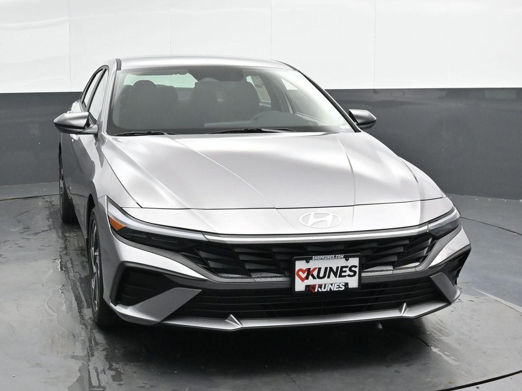 new 2025 Hyundai Elantra car, priced at $22,951