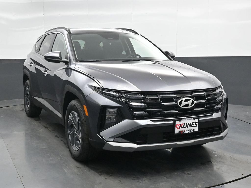 new 2025 Hyundai TUCSON Hybrid car, priced at $33,260
