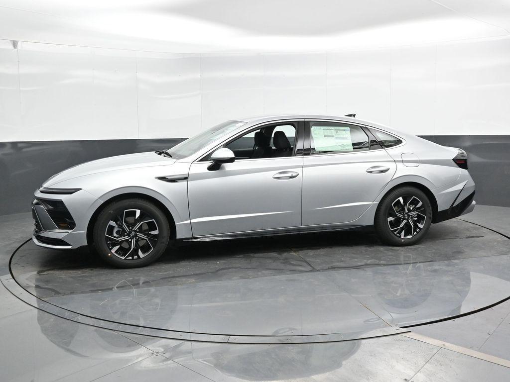 new 2025 Hyundai Sonata car, priced at $29,195