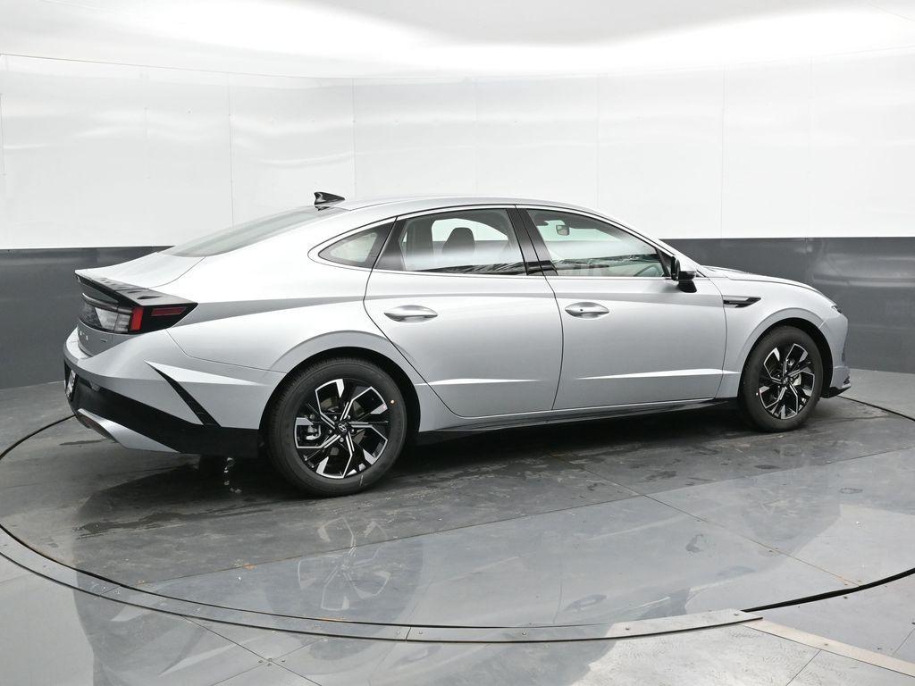 new 2025 Hyundai Sonata car, priced at $29,195